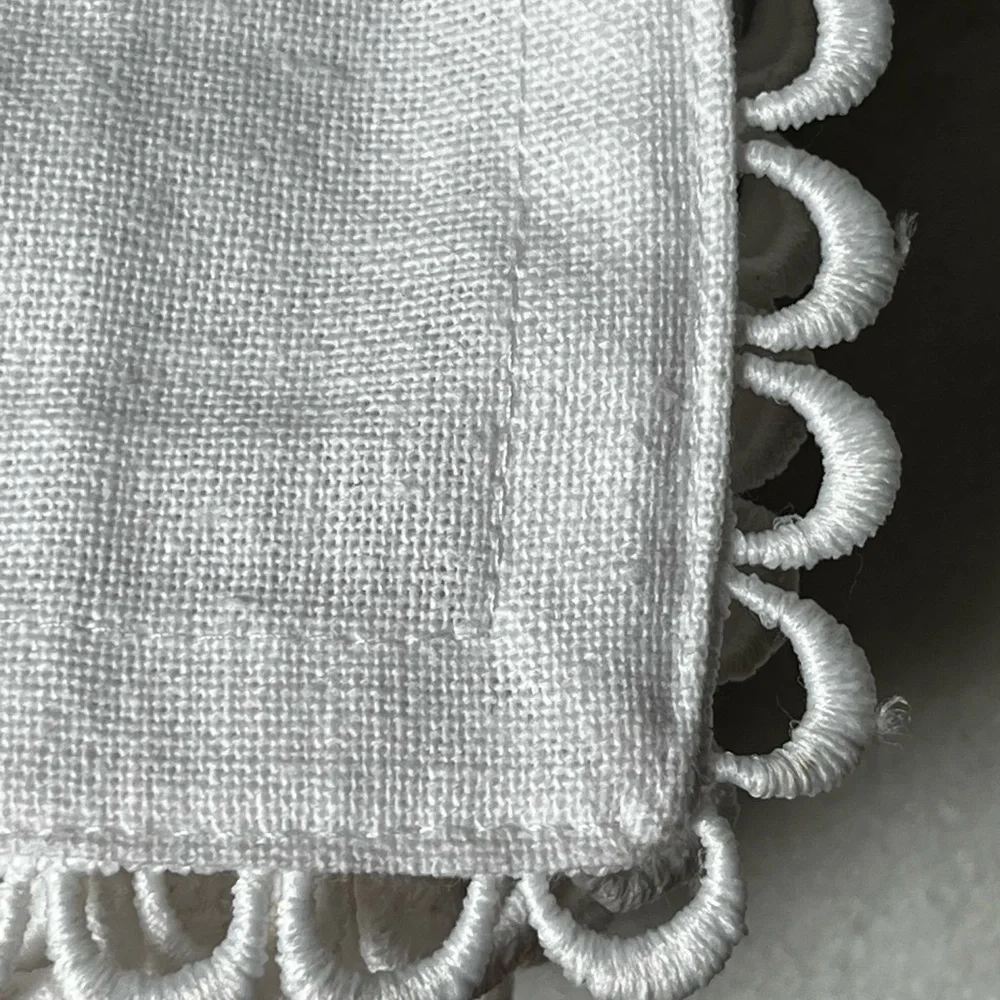 Quality Living White Lace Trim Napkins set of 4